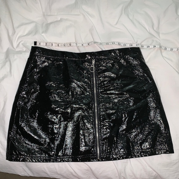 🔥 Rue21 Faux Leather Moto Skirt (XL) - NwT 🔥 - Picture 1 of 8